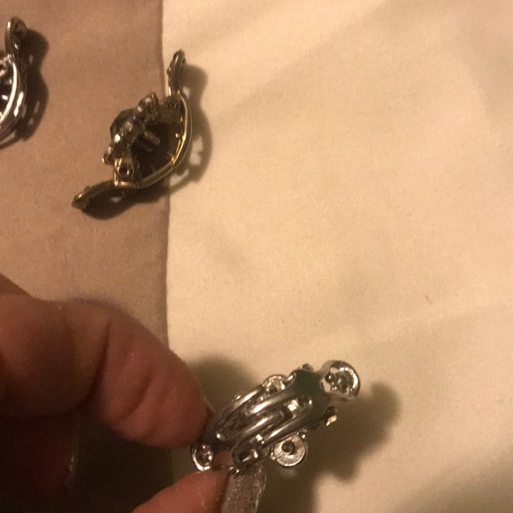 Hair Clips - Picture 4 of 5